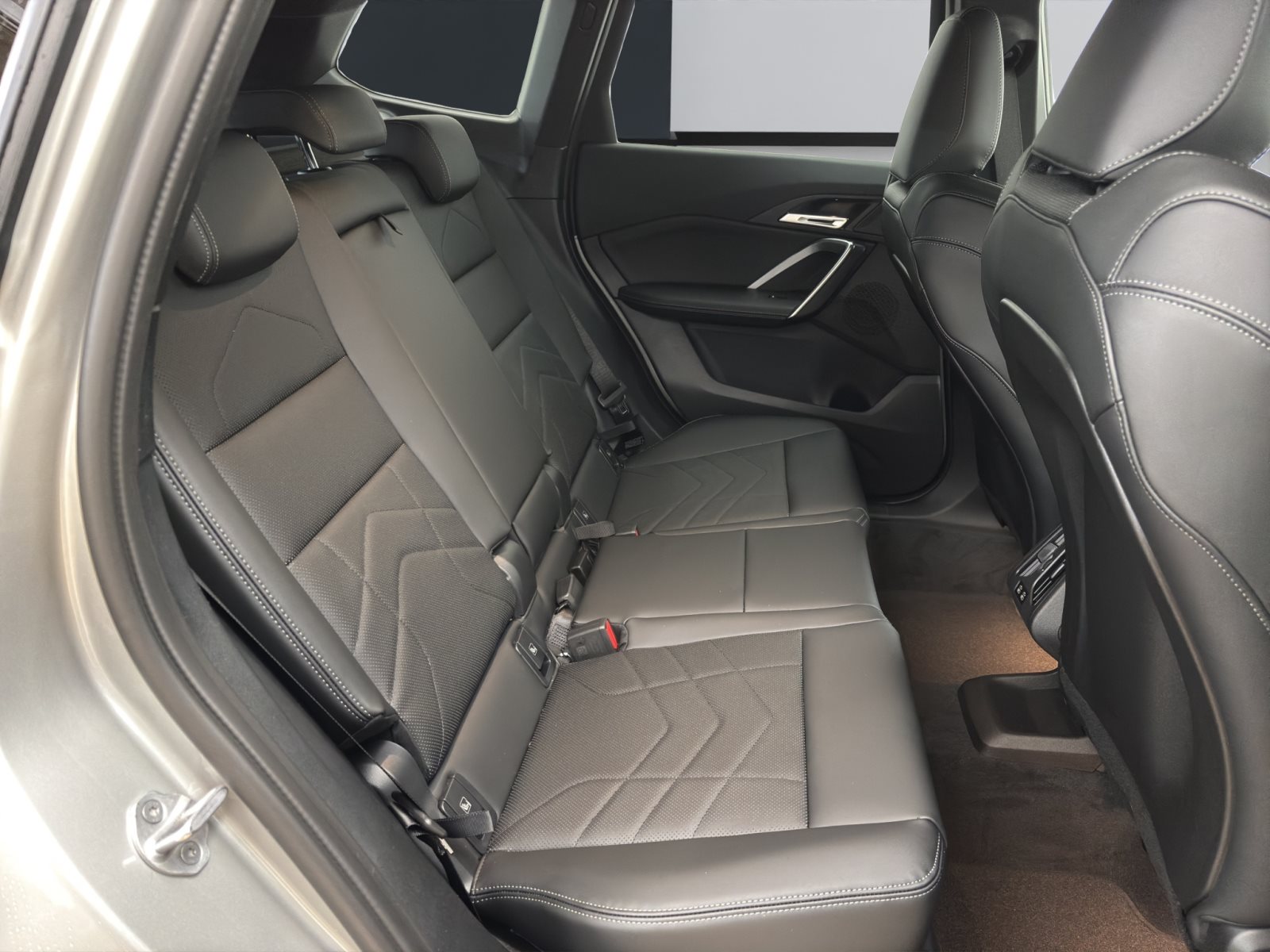 Fahrzeugabbildung BMW X1 sDrive20i [M Sport, HUD, AHK, ACC, 19 LMR]