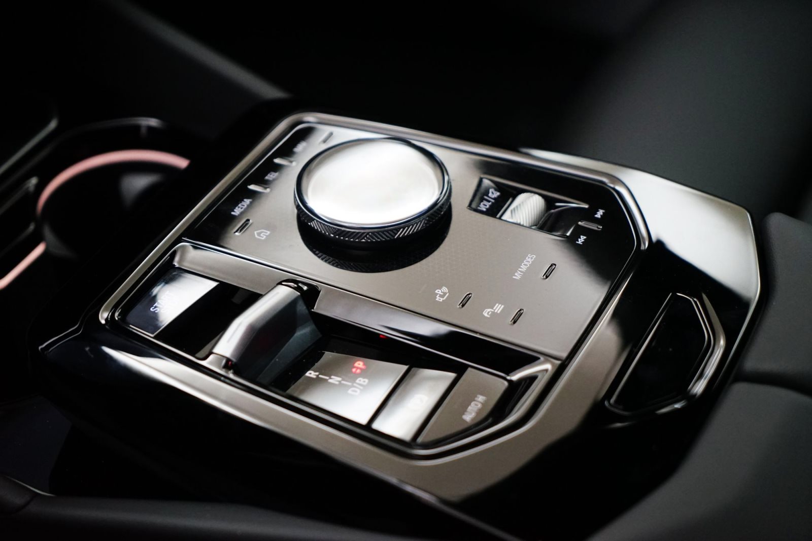 Fahrzeugabbildung BMW i5 xDrive40 Limousine [M Sport, HUD, ACC, GSD]