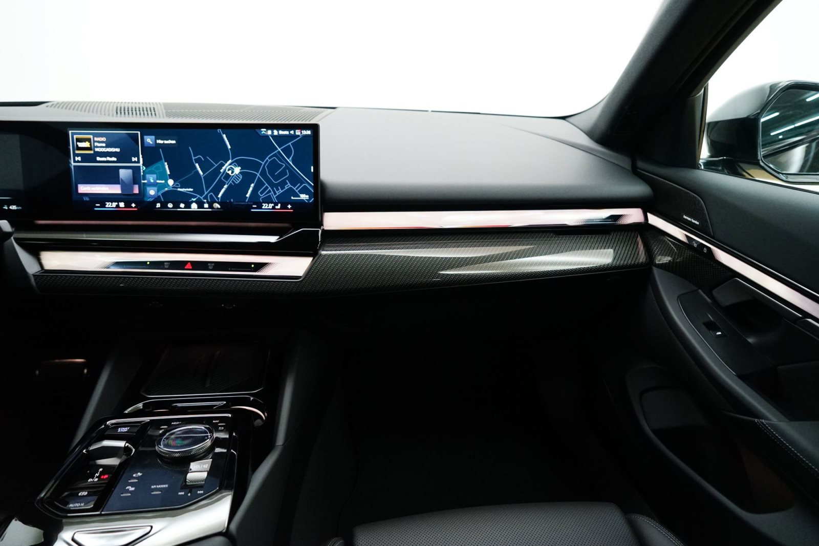 Fahrzeugabbildung BMW i5 xDrive40 Limousine [M Sport, HUD, ACC, GSD]