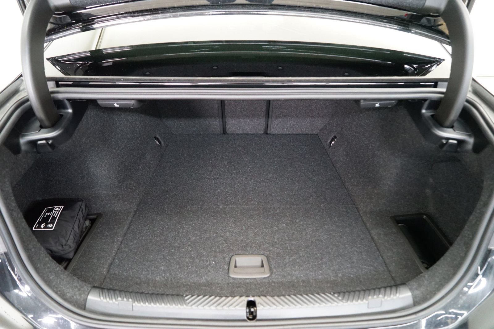 Fahrzeugabbildung BMW i5 xDrive40 Limousine [M Sport, HUD, ACC, GSD]