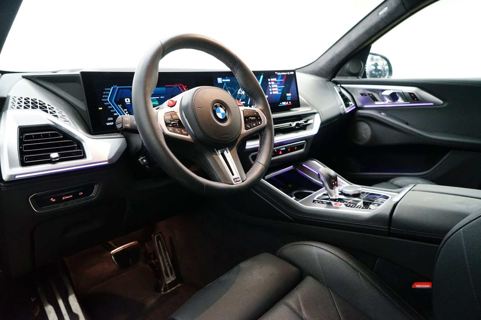 Fahrzeugabbildung BMW XM 50e [LC Prof., DA Prof., HK Sound, AHK, 360°]