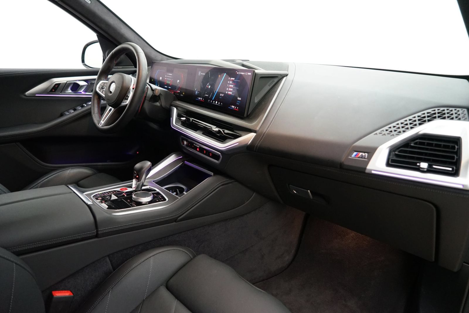 Fahrzeugabbildung BMW XM 50e [LC Prof., DA Prof., HK Sound, AHK, 360°]