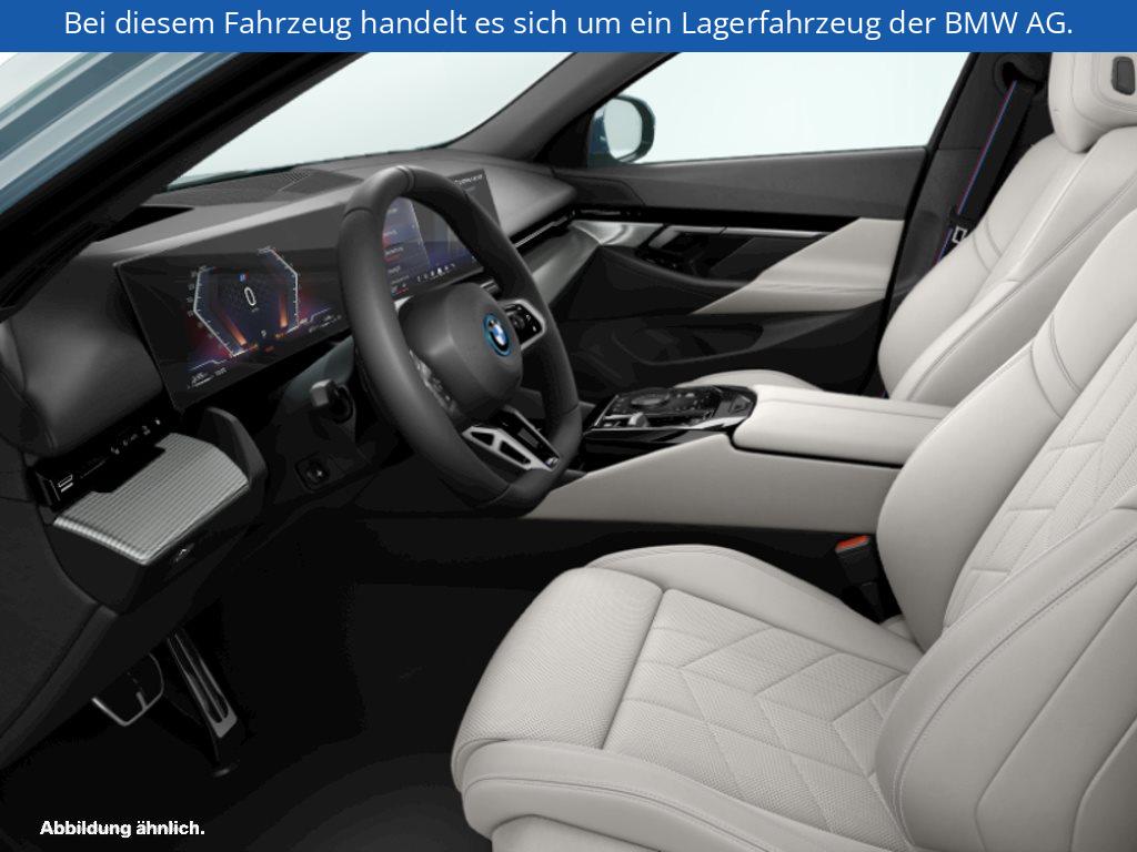 Fahrzeugabbildung BMW 550e xDrive Touring