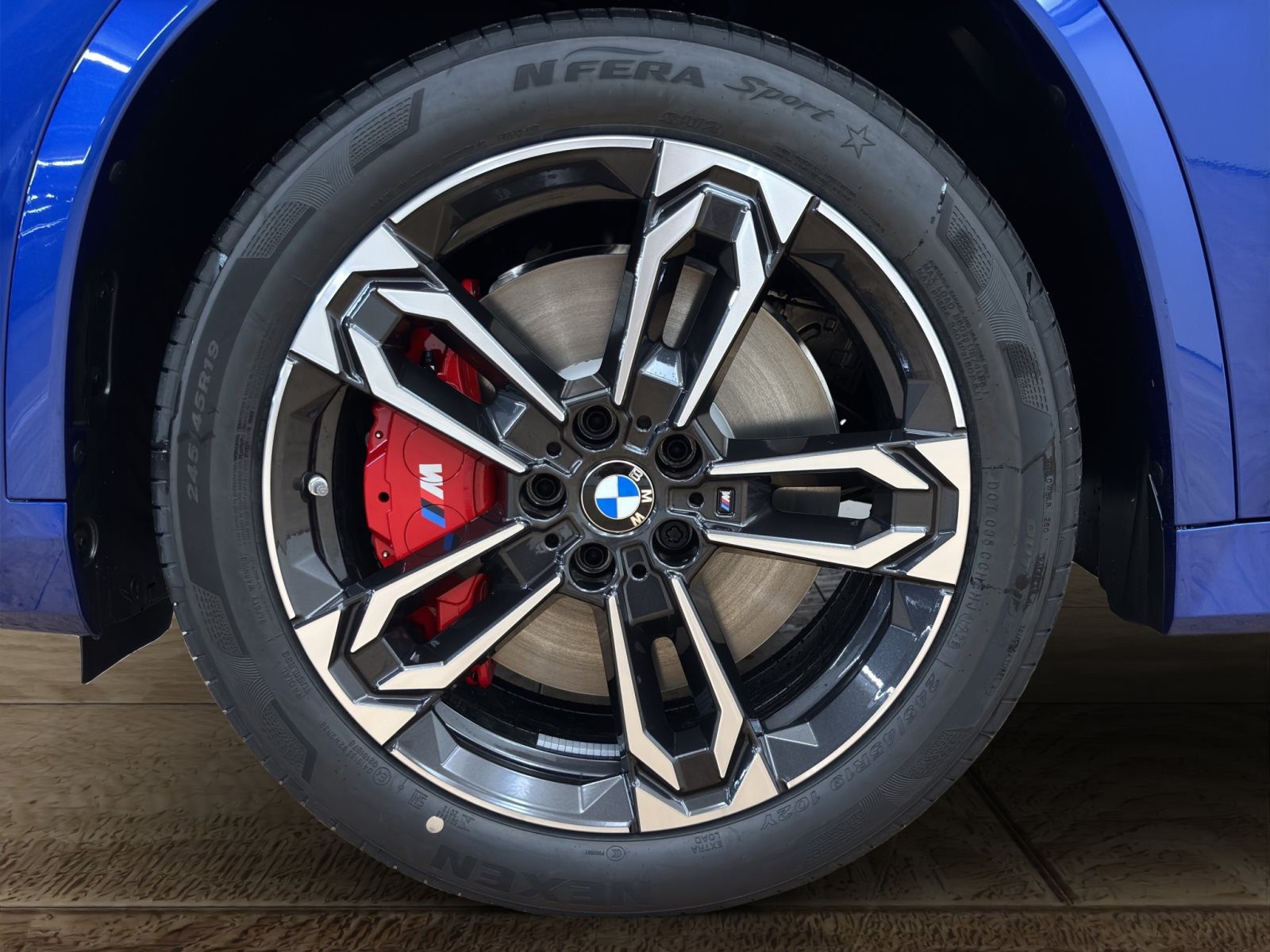 Fahrzeugabbildung BMW iX1 eDrive20 [M Sport Pro, AHK, ACC, 19 LMR, RFK]