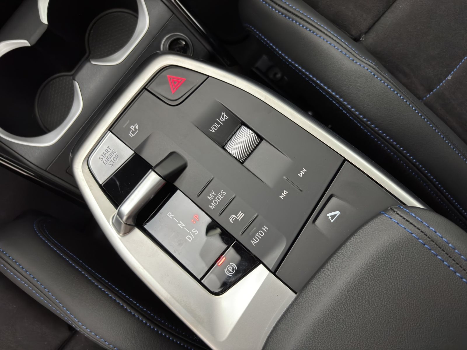 Fahrzeugabbildung BMW X1 sDrive20i [M Sport, AHK, ACC, RFK, 18 LMR]