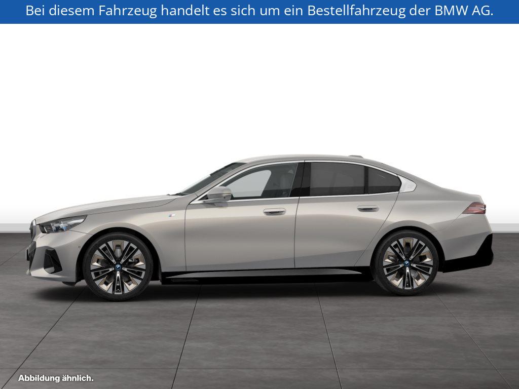 Fahrzeugabbildung BMW i5 eDrive40 Limousine
