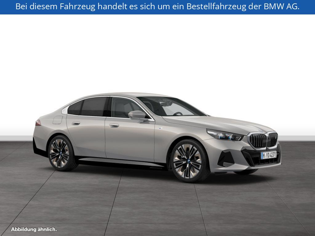 Fahrzeugabbildung BMW i5 eDrive40 Limousine
