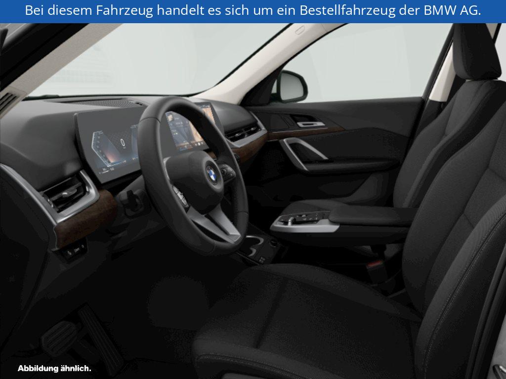 Fahrzeugabbildung BMW X1 sDrive20i