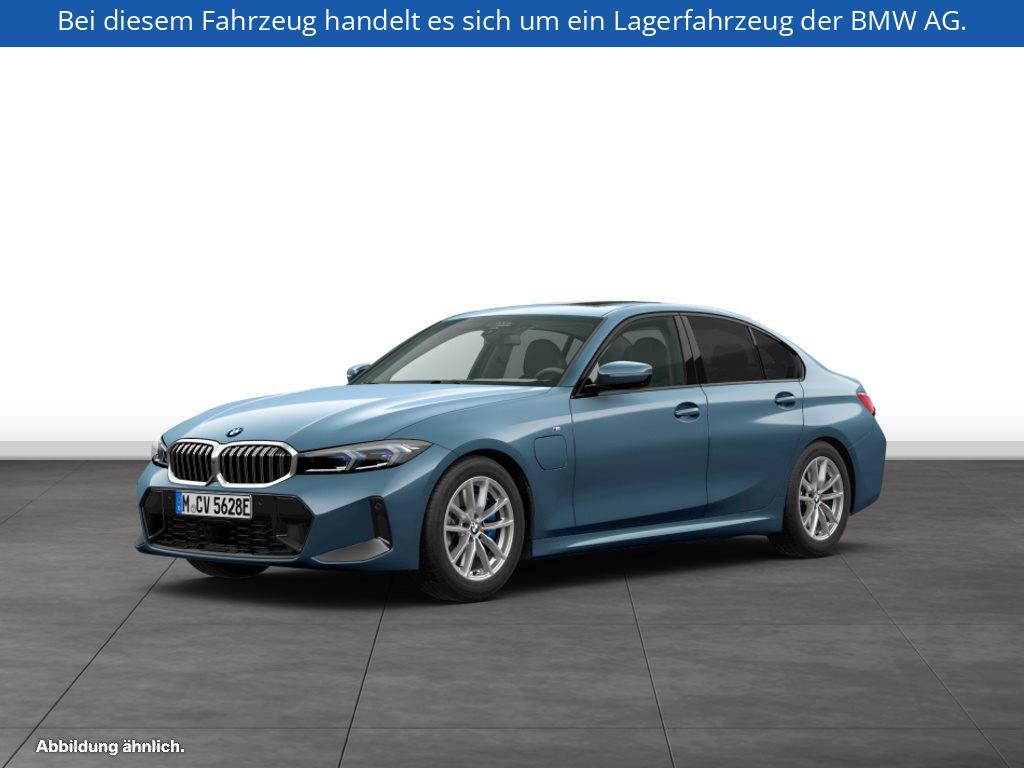 BMW 330e xDrive Limousine