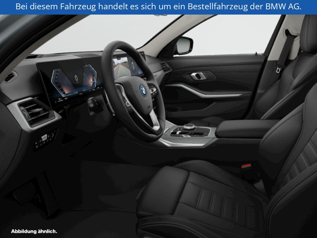 Fahrzeugabbildung BMW 330e xDrive Touring