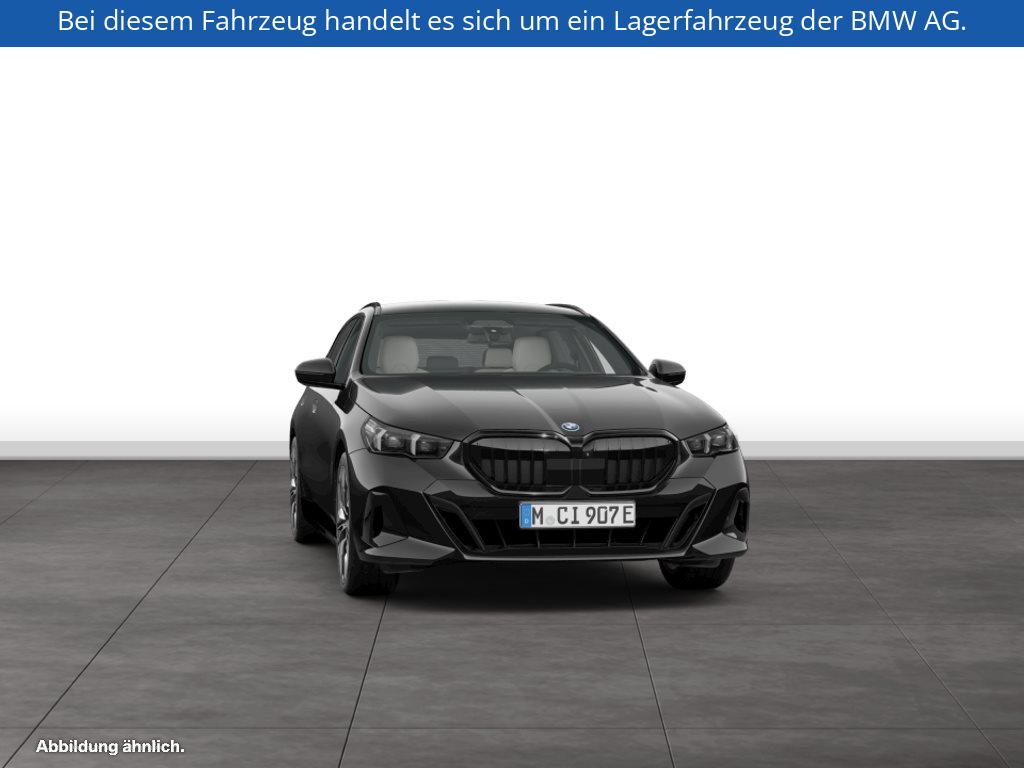 Fahrzeugabbildung BMW 550e xDrive Touring