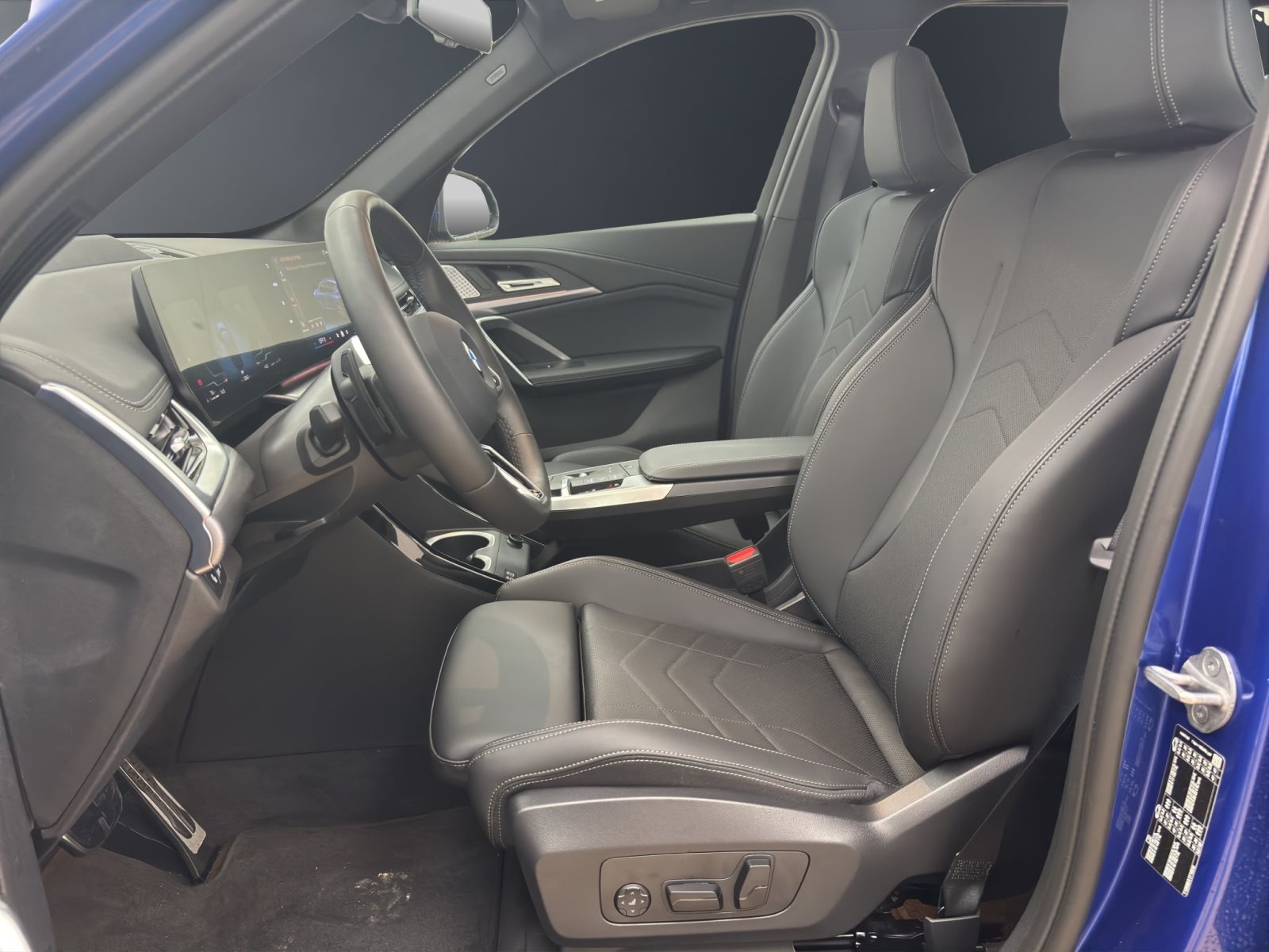 Fahrzeugabbildung BMW X1 sDrive20i [M Sport, HUD, AHK, ACC, Sitze elektr.]