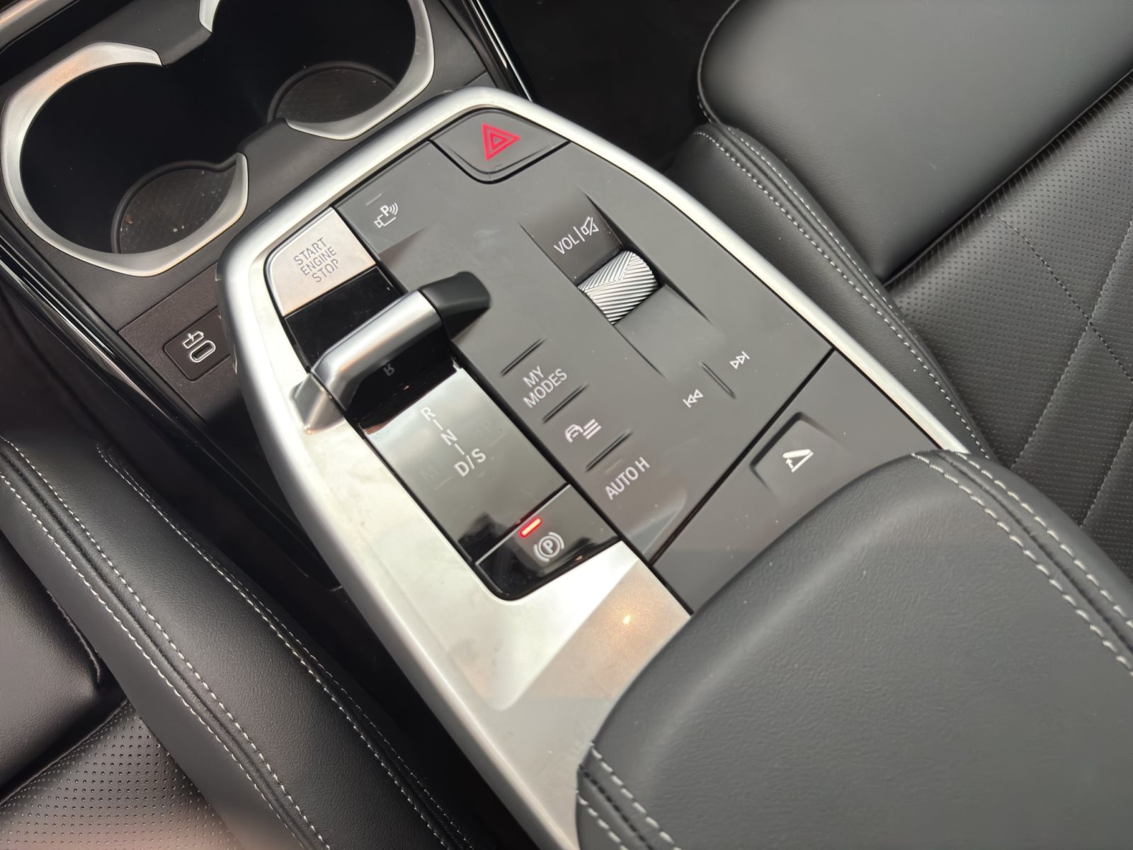 Fahrzeugabbildung BMW X1 sDrive20i [M Sport, HUD, AHK, ACC, Sitze elektr.]