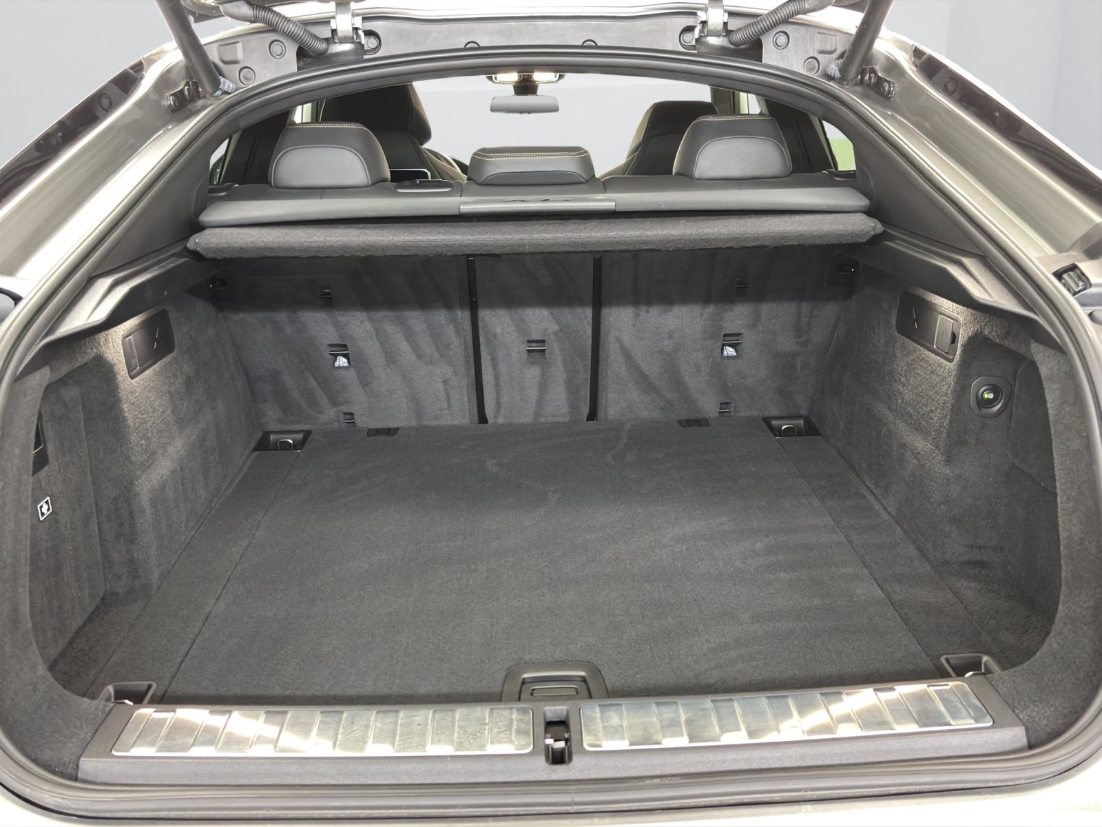 Fahrzeugabbildung BMW X6 M Competition [Laser, SkyLounge, 360°, AHK]