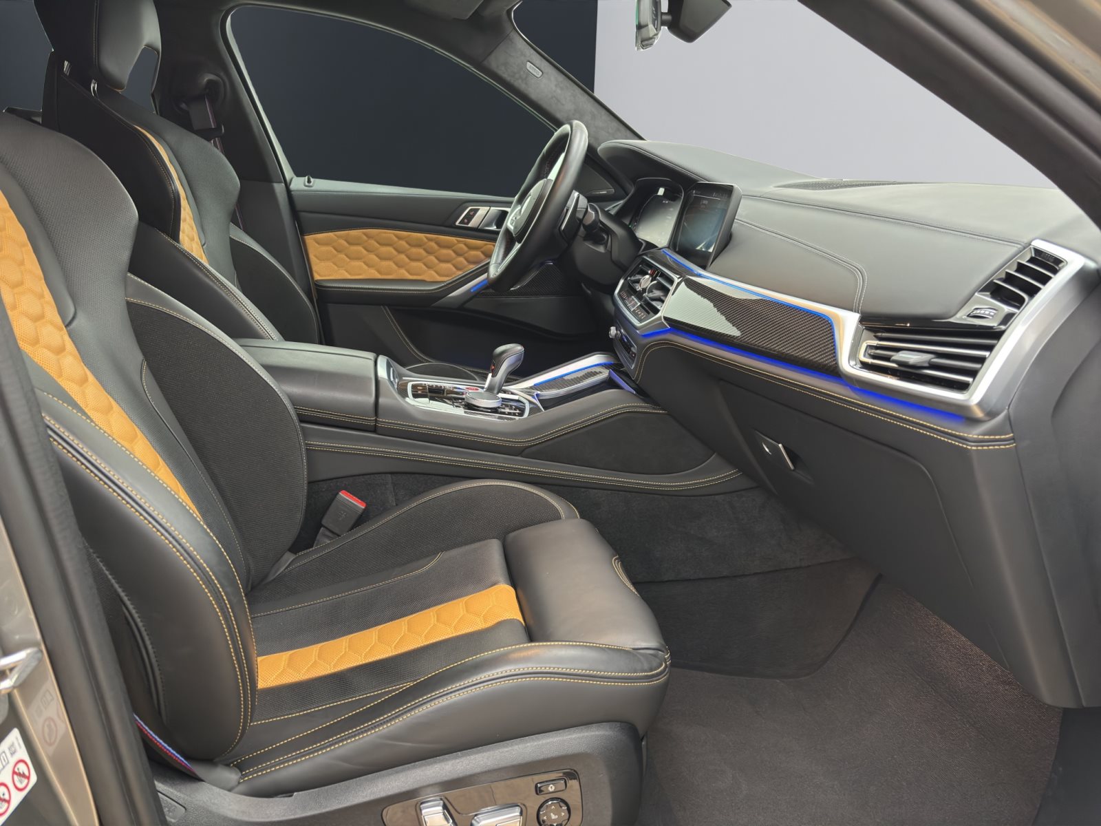 Fahrzeugabbildung BMW X6 M Competition [Laser, SkyLounge, 360°, AHK]