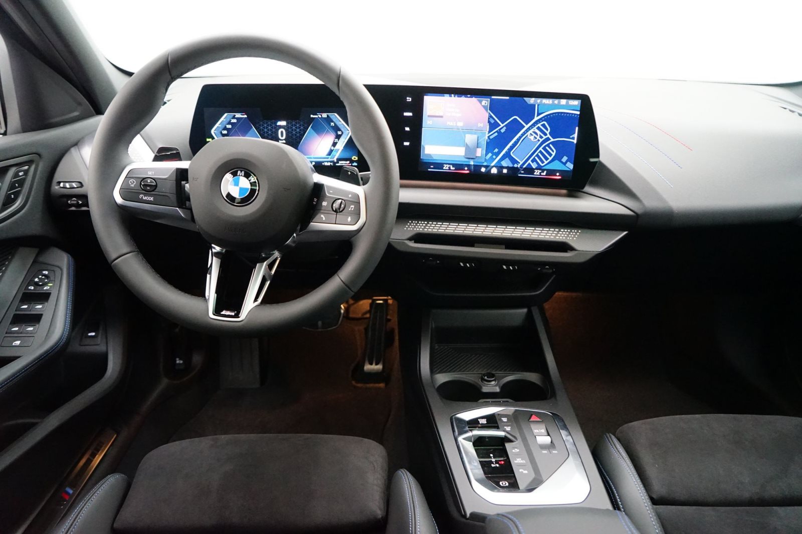 Fahrzeugabbildung BMW 123 xDrive 5-Türer [M Sport, Pano, RFK, AHK]