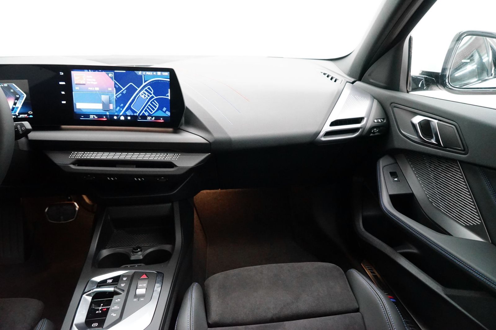 Fahrzeugabbildung BMW 123 xDrive 5-Türer [M Sport, Pano, RFK, AHK]