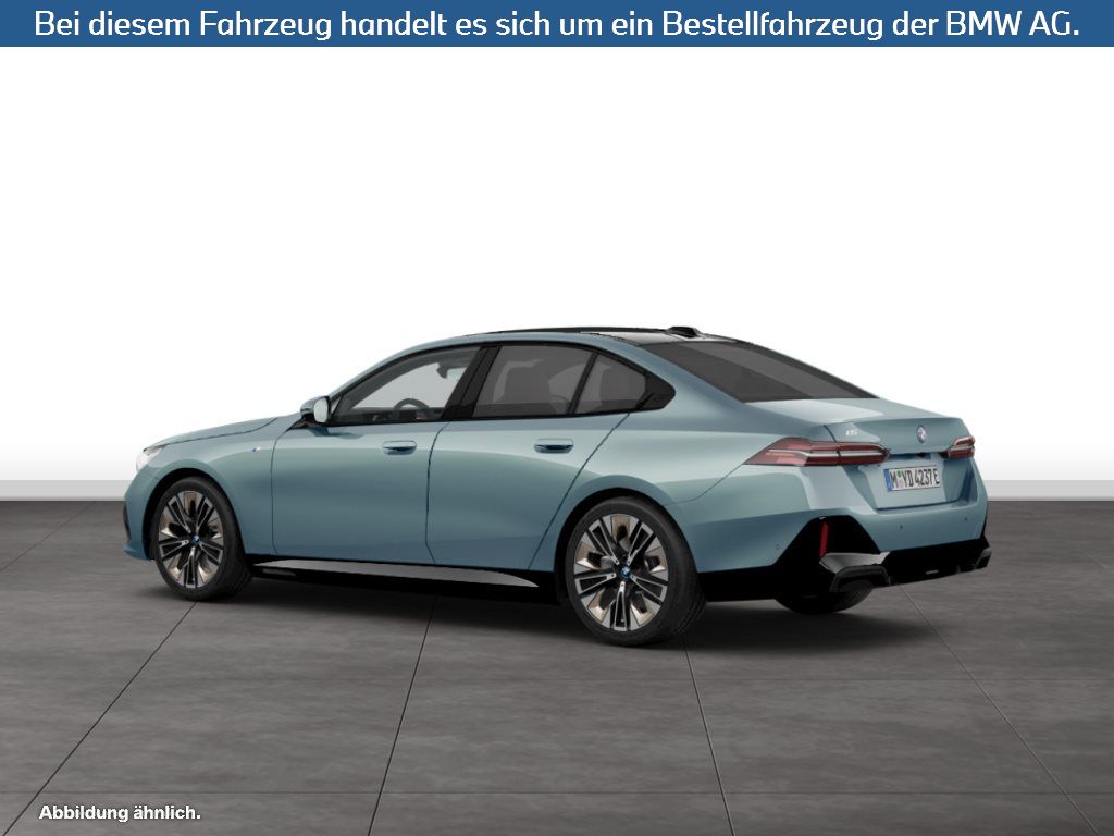 Fahrzeugabbildung BMW i5 eDrive40 Limousine