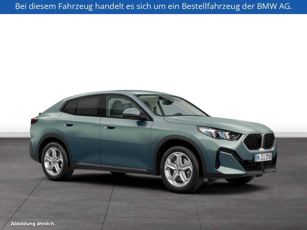 Fahrzeugabbildung BMW X2 sDrive20i
