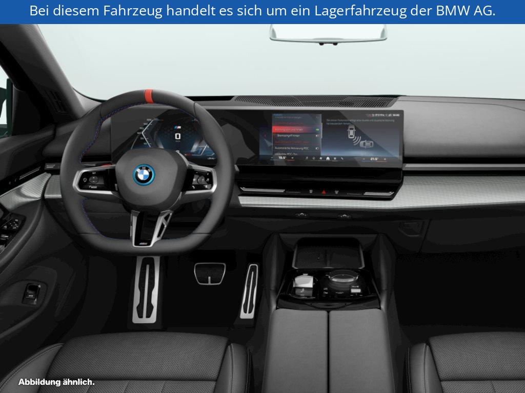 Fahrzeugabbildung BMW i5 M60 xDrive Limousine