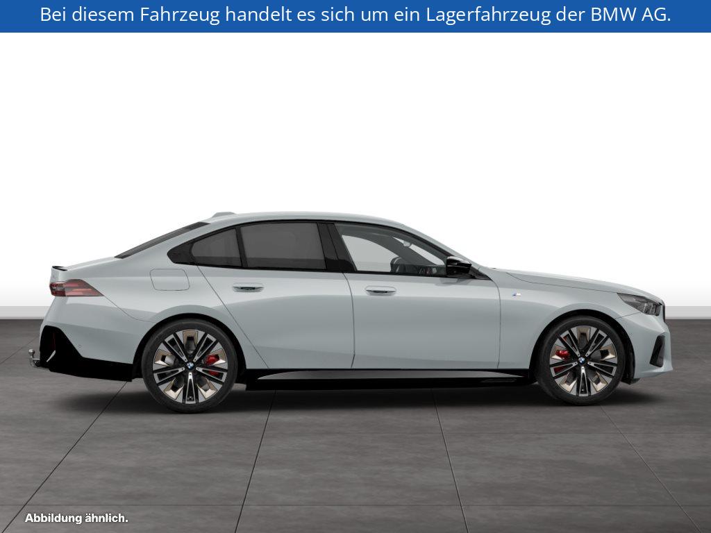 Fahrzeugabbildung BMW i5 M60 xDrive Limousine
