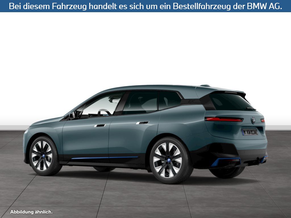 Fahrzeugabbildung BMW iX xDrive40