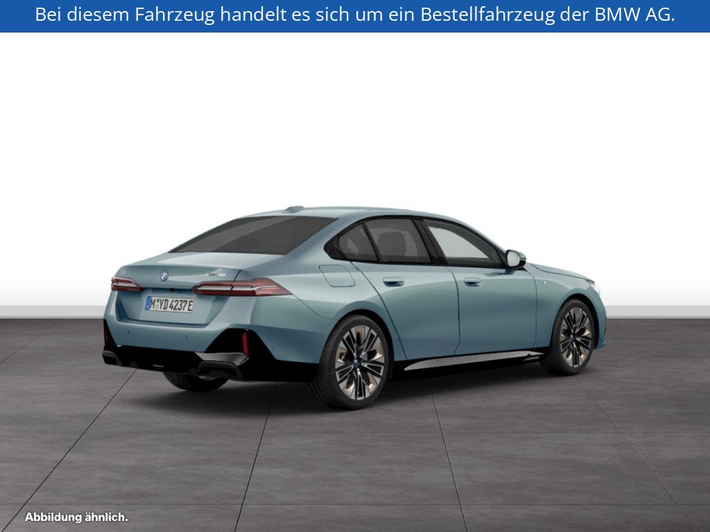 Fahrzeugabbildung BMW i5 xDrive40 Limousine