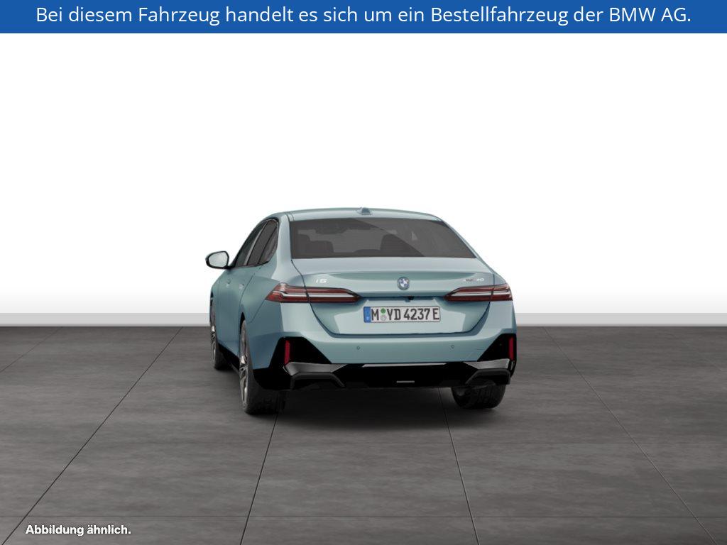 Fahrzeugabbildung BMW i5 xDrive40 Limousine