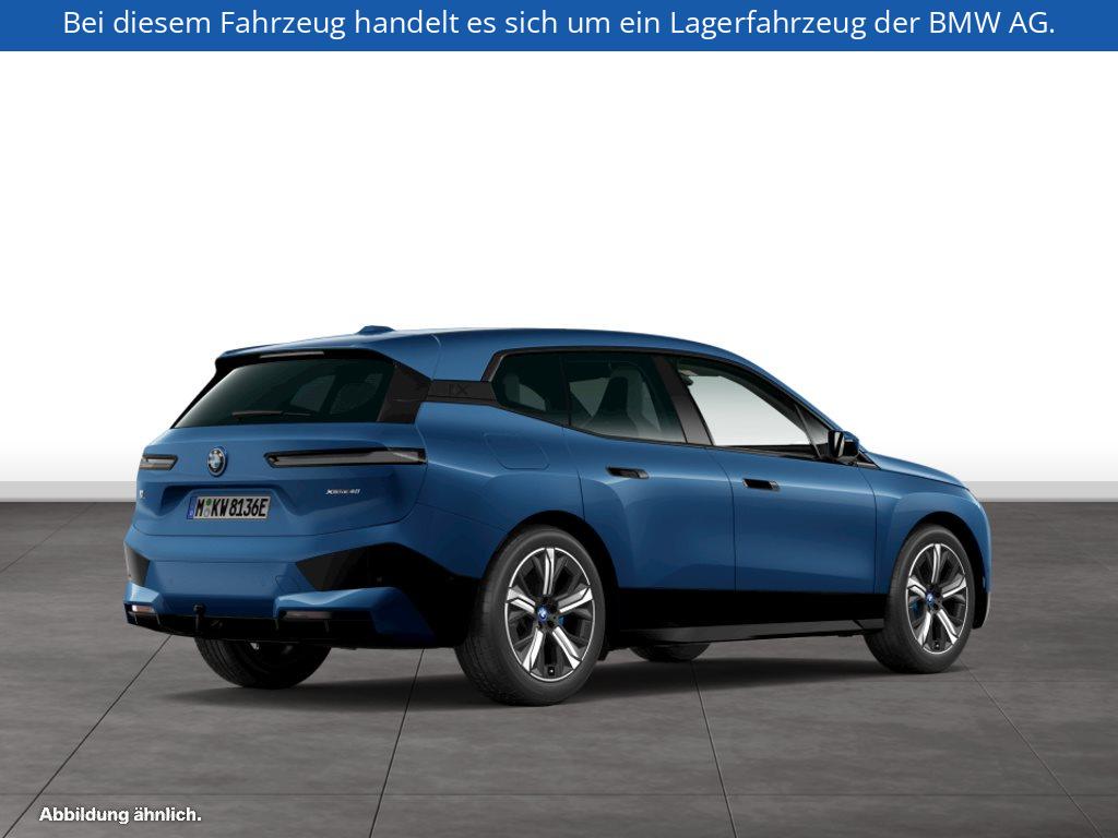 Fahrzeugabbildung BMW iX xDrive40