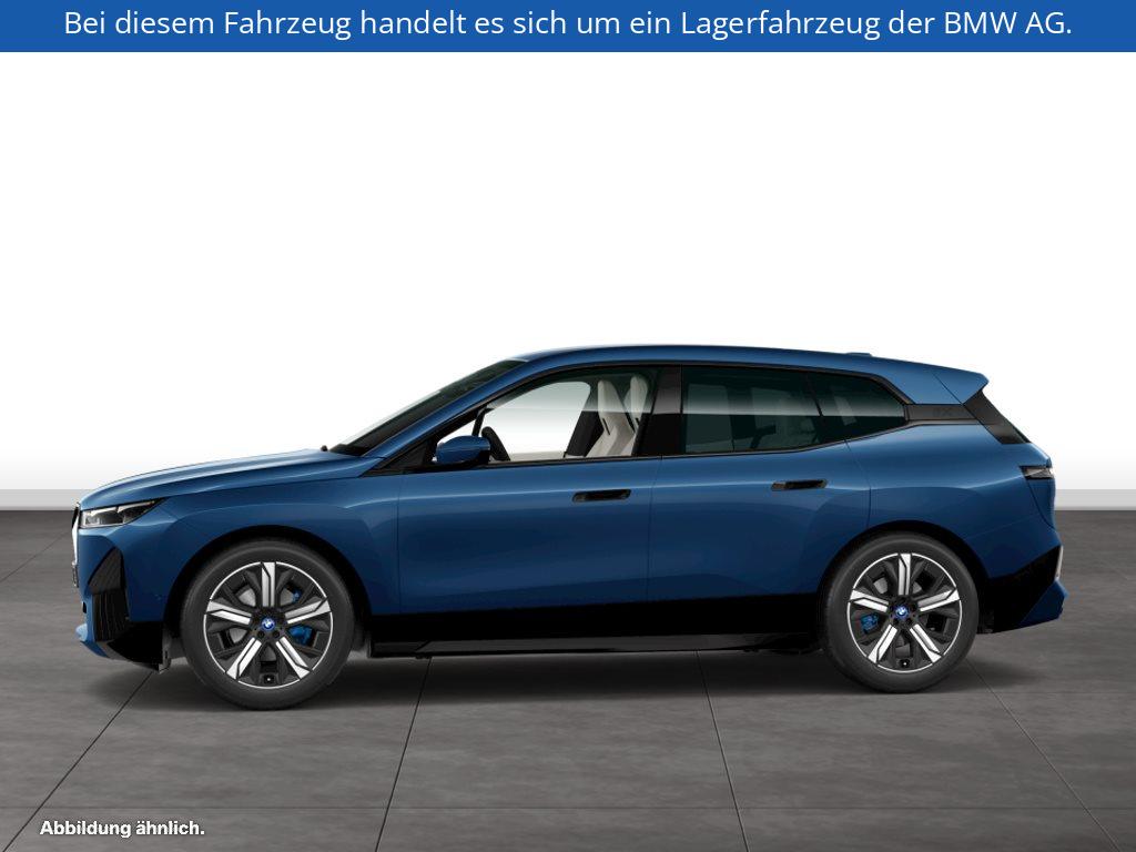 Fahrzeugabbildung BMW iX xDrive40