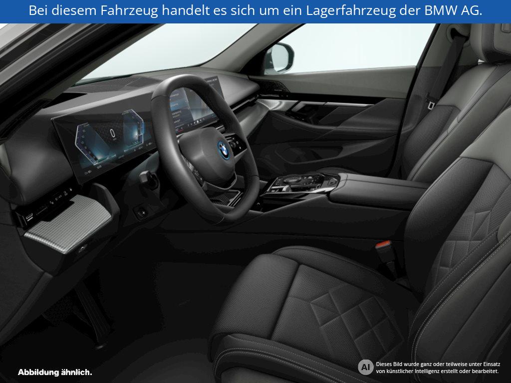 Fahrzeugabbildung BMW i5 eDrive40 Touring