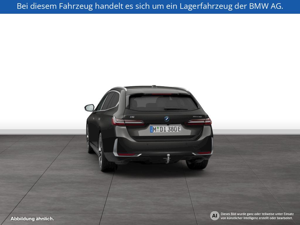 Fahrzeugabbildung BMW i5 eDrive40 Touring