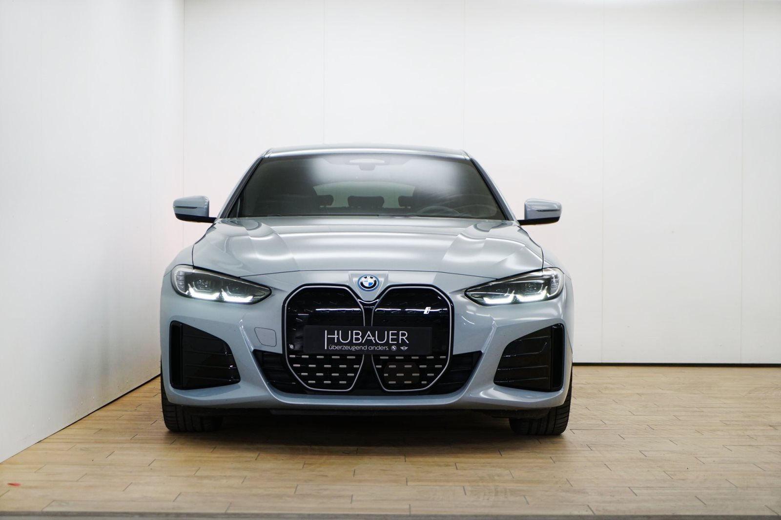 Fahrzeugabbildung BMW i4 eDrive40 Gran Coupé [M Sport, HUD, AHK, ACC, h&k Sound]