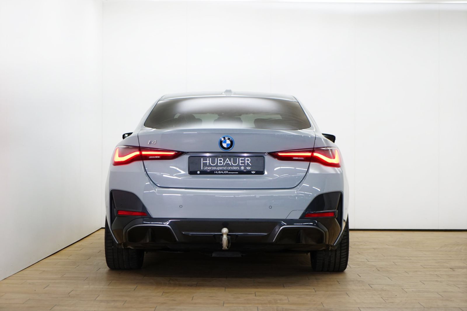 Fahrzeugabbildung BMW i4 eDrive40 Gran Coupé [M Sport, HUD, AHK, ACC, h&k Sound]