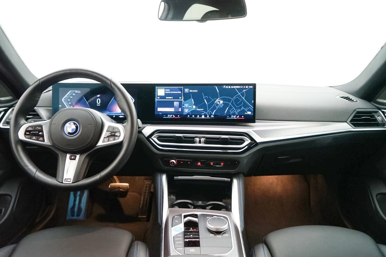 Fahrzeugabbildung BMW i4 eDrive40 Gran Coupé [M Sport, HUD, AHK, ACC, h&k Sound]
