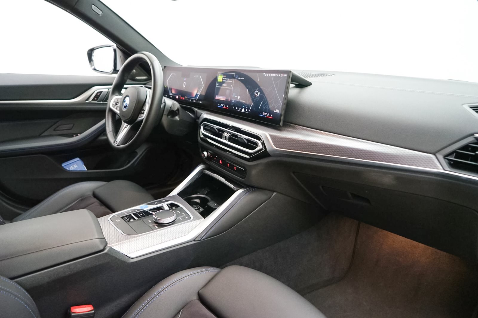 Fahrzeugabbildung BMW i4 eDrive40 Gran Coupé [M Sport, HUD, AHK, ACC, h&k Sound]