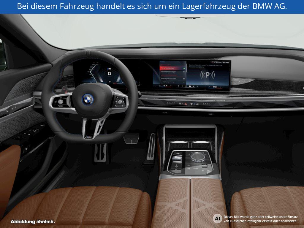 Fahrzeugabbildung BMW M760e xDrive Limousine