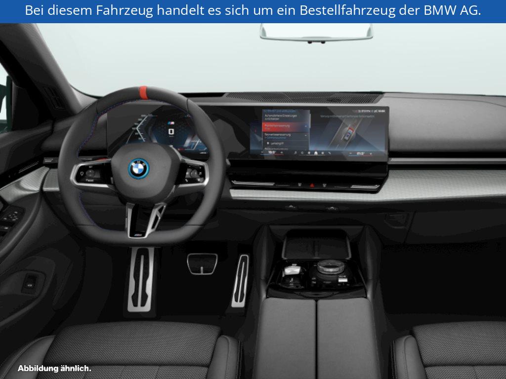 Fahrzeugabbildung BMW i5 M60 xDrive Touring
