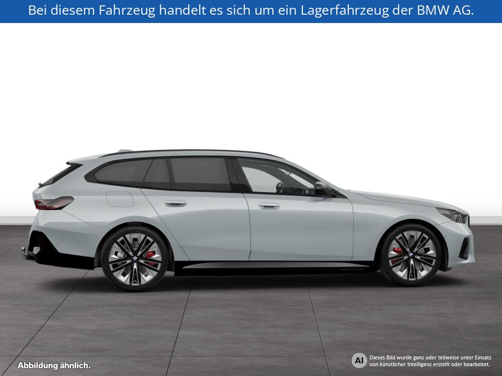 Fahrzeugabbildung BMW 550e xDrive Touring