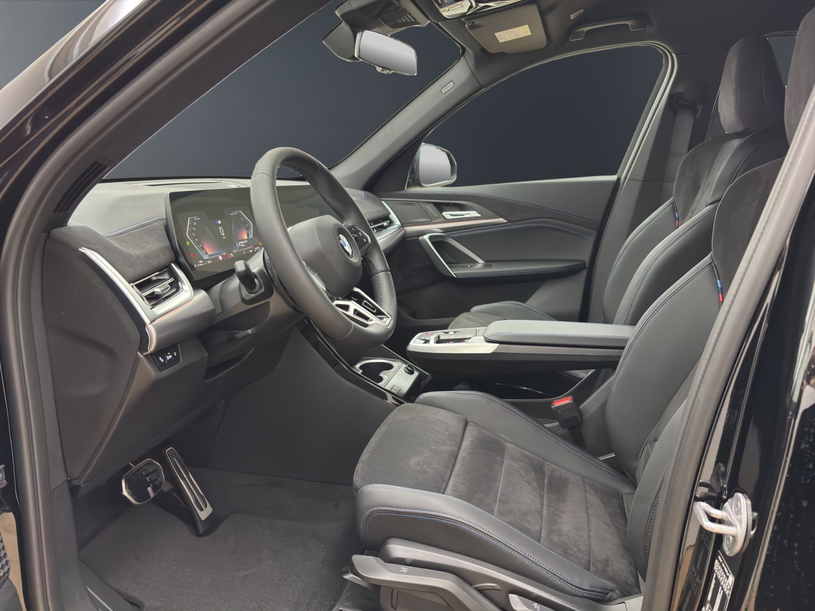 Fahrzeugabbildung BMW X1 sDrive20i [M Sport, AHK, ACC, RFK, 18 LMR]