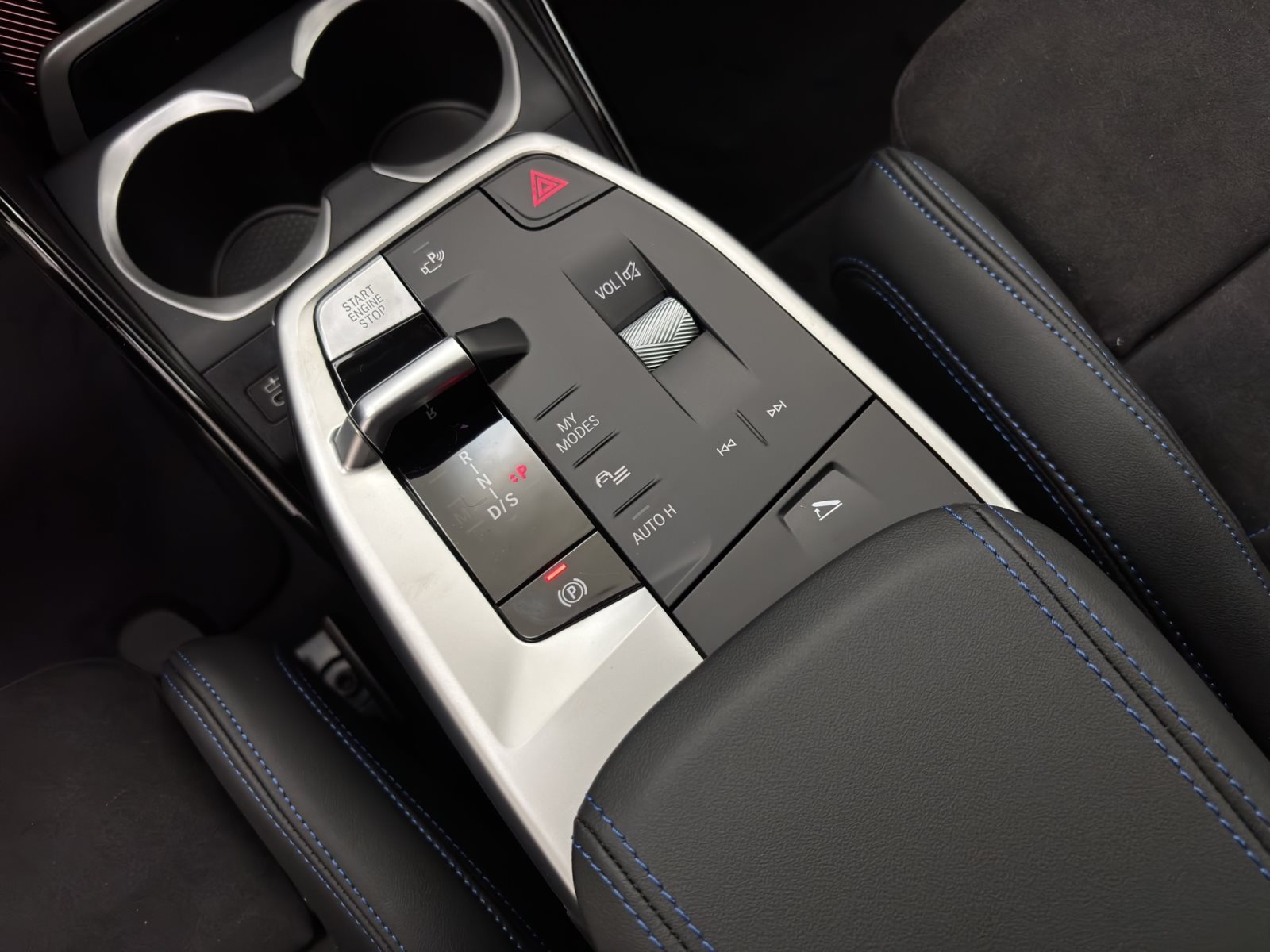 Fahrzeugabbildung BMW X1 sDrive20i [M Sport, AHK, ACC, RFK, 18 LMR]