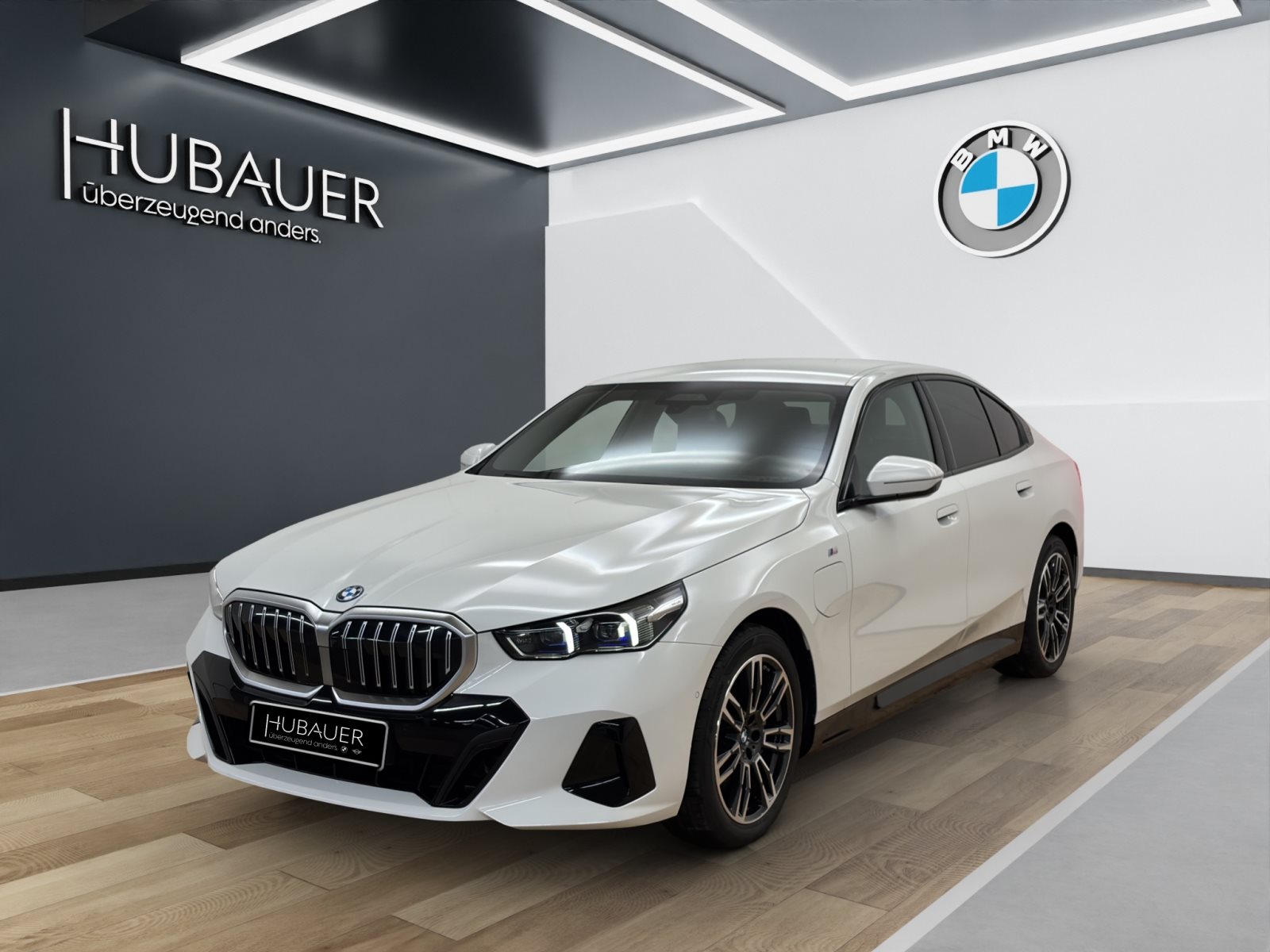 Fahrzeugabbildung BMW 550e xDrive Limousine [M Sport, B&W Sound, AHK]