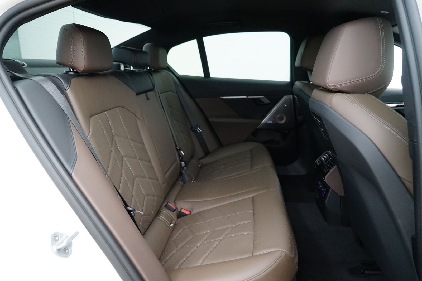 Fahrzeugabbildung BMW 550e xDrive Limousine [M Sport, B&W Sound, AHK]