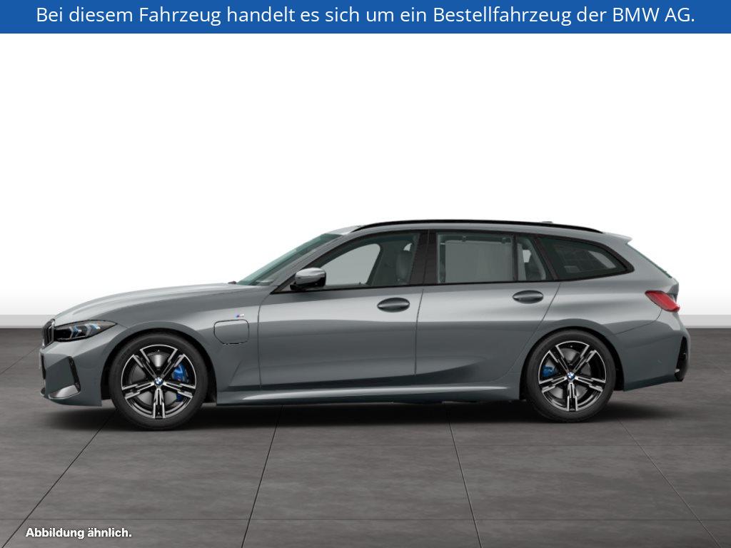 Fahrzeugabbildung BMW 330e xDrive Touring