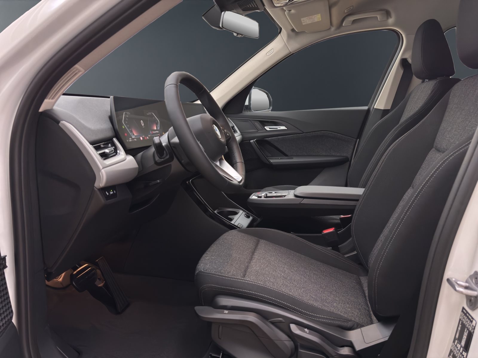 Fahrzeugabbildung BMW X1 sDrive20i [Navi, AHK, ACC, LED, RFK, SHZ, 17 LMR]