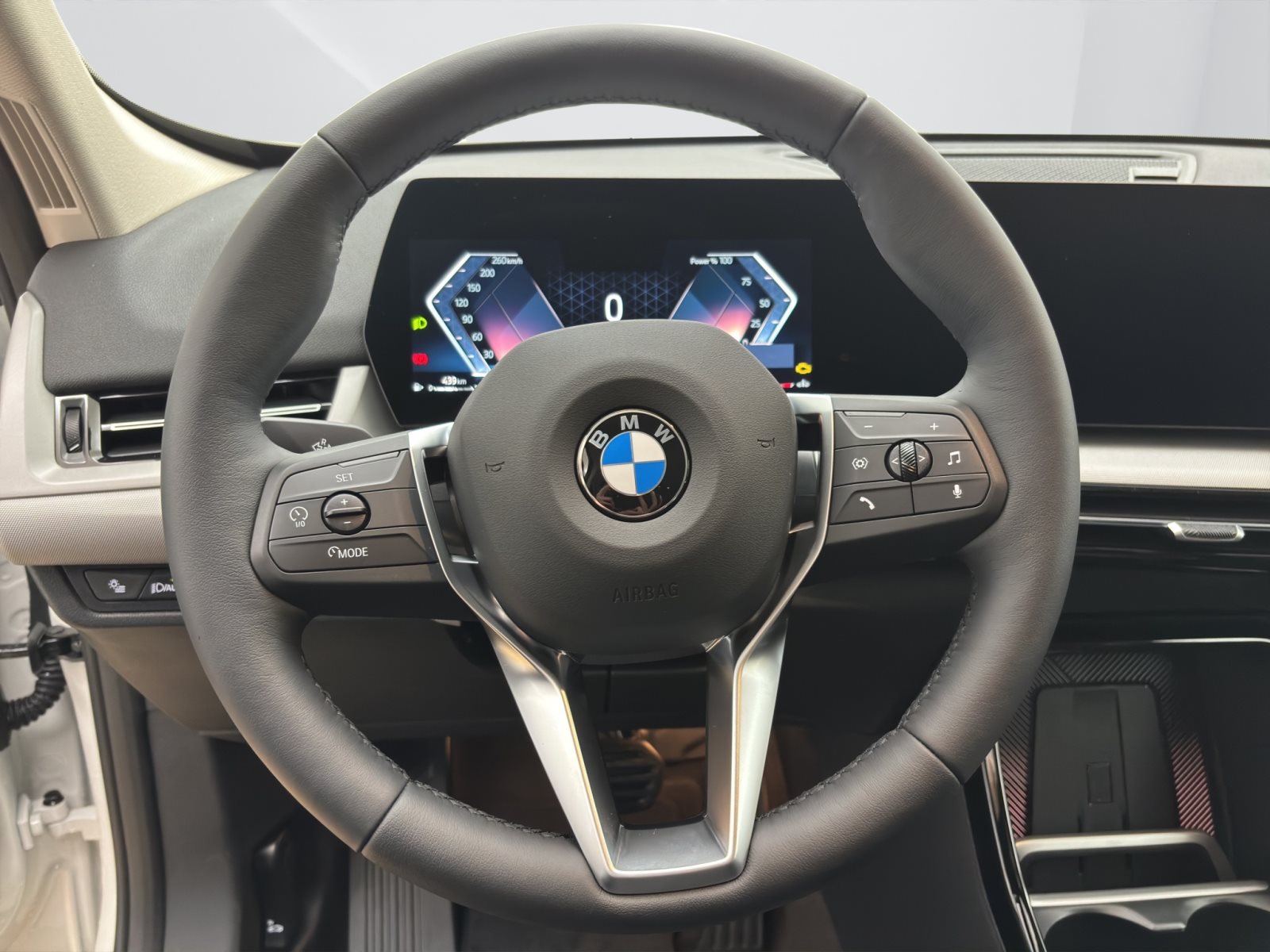 Fahrzeugabbildung BMW X1 sDrive20i [Navi, AHK, ACC, LED, RFK, SHZ, 17 LMR]