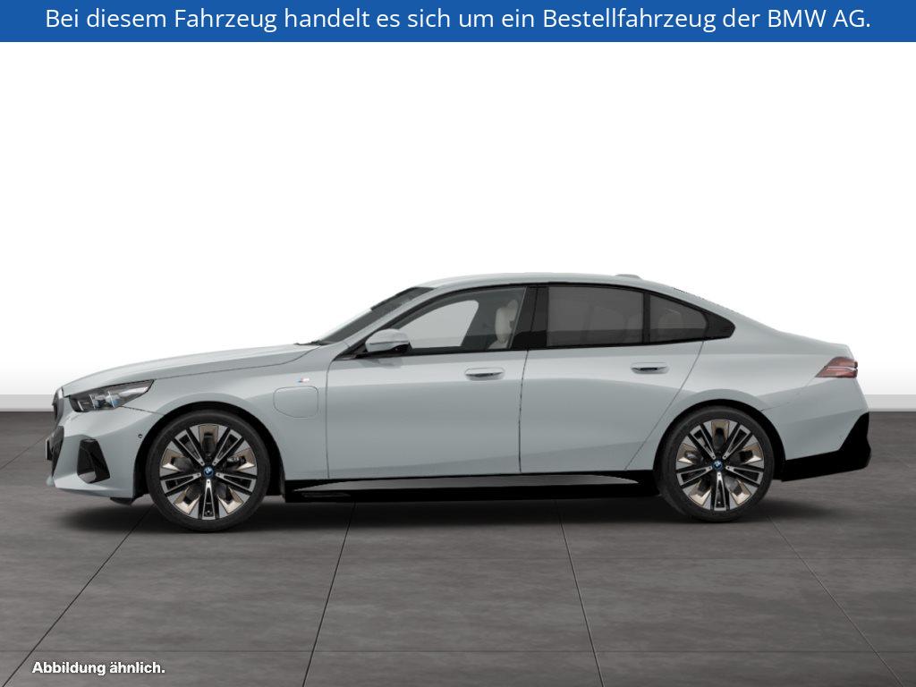 Fahrzeugabbildung BMW 550e xDrive Limousine