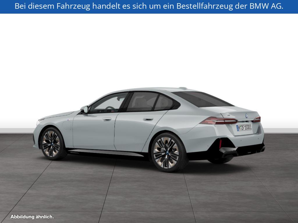Fahrzeugabbildung BMW 550e xDrive Limousine