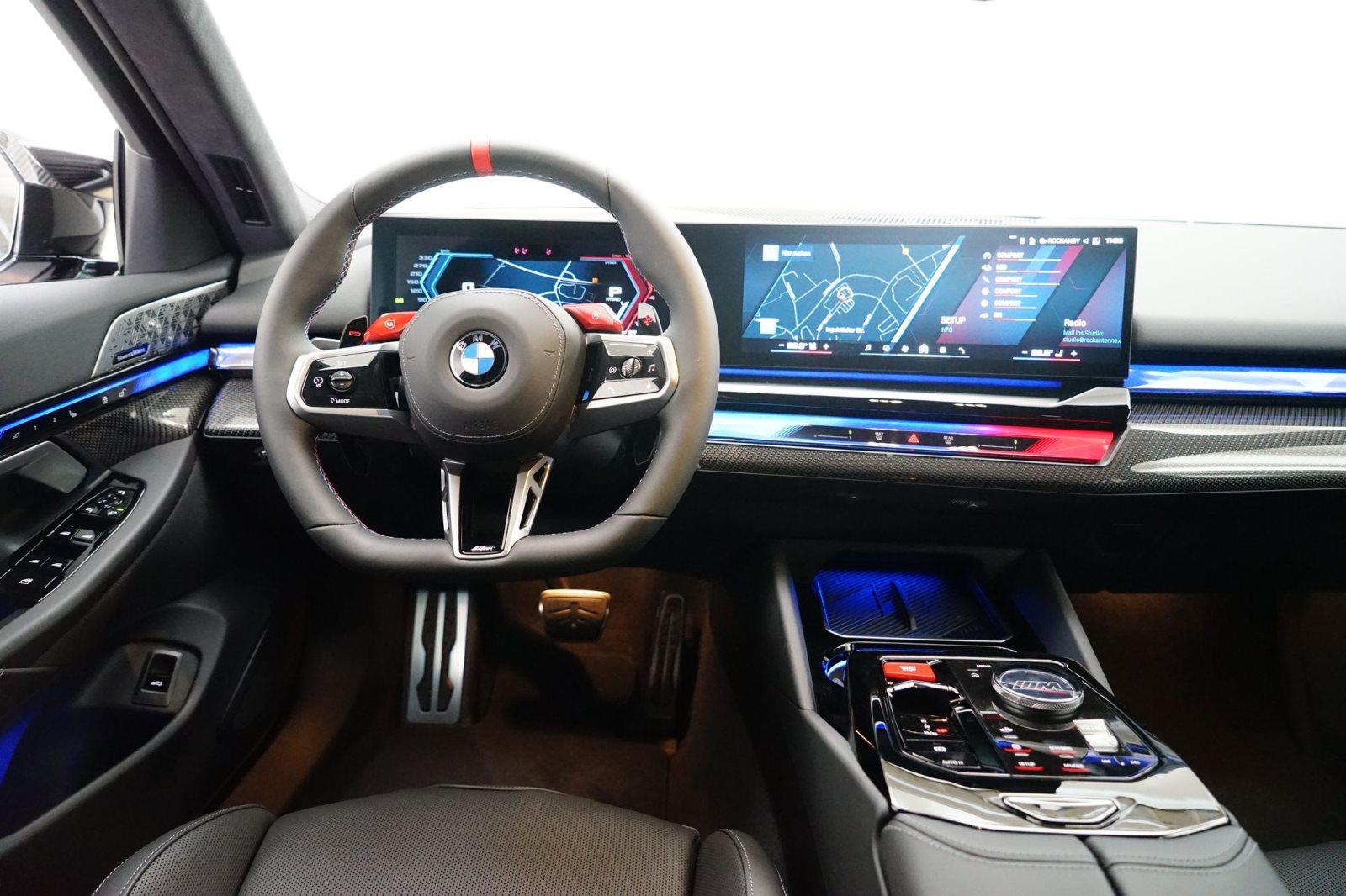 Fahrzeugabbildung BMW M5 Touring [Ultimate Package, HUD, ACC, AHK]