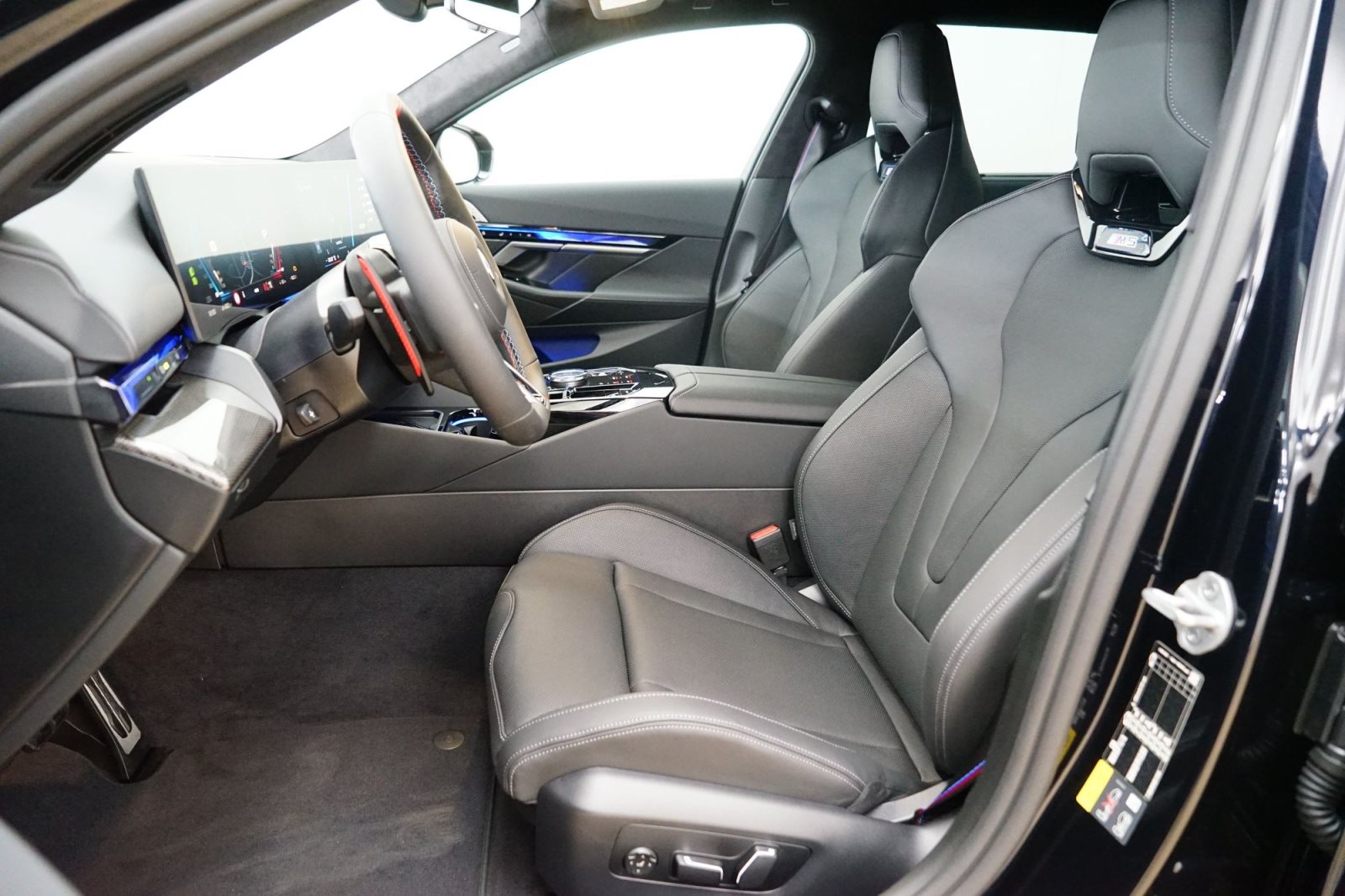 Fahrzeugabbildung BMW M5 Touring [Ultimate Package, HUD, ACC, AHK]